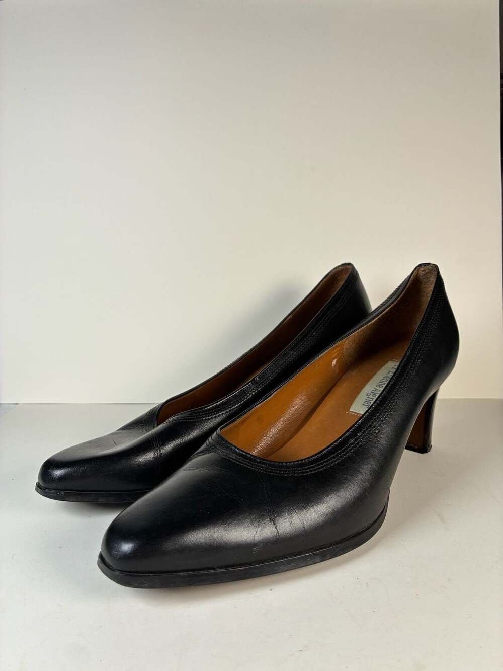 Etienne Aigner Black Leather Classic Minimalist Pointed Toe Heels Size 8.5 M - Picture 3 of 9